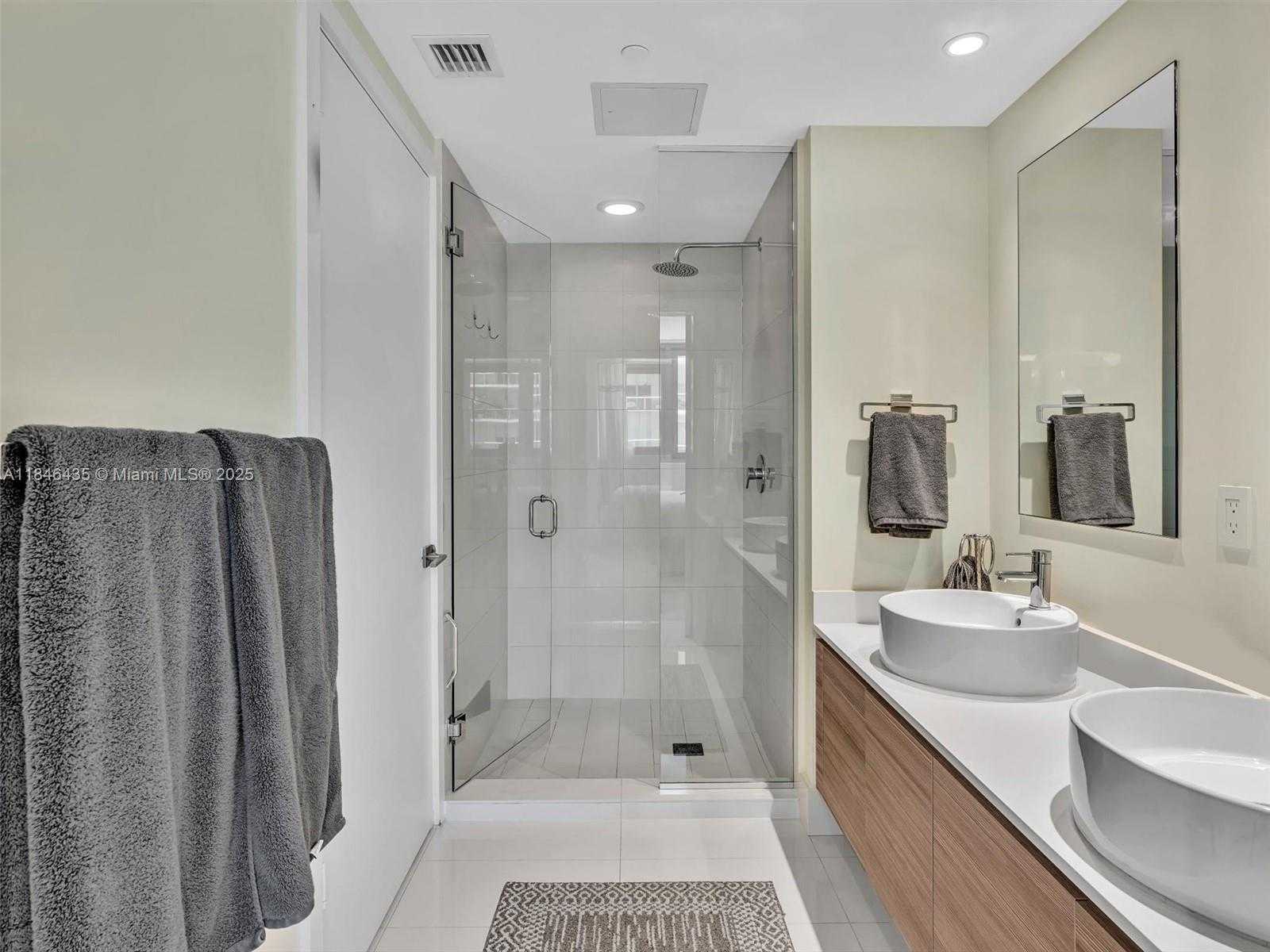 Small Image of 121 NORTH EAST 34TH ST #2208, Miami Number 11