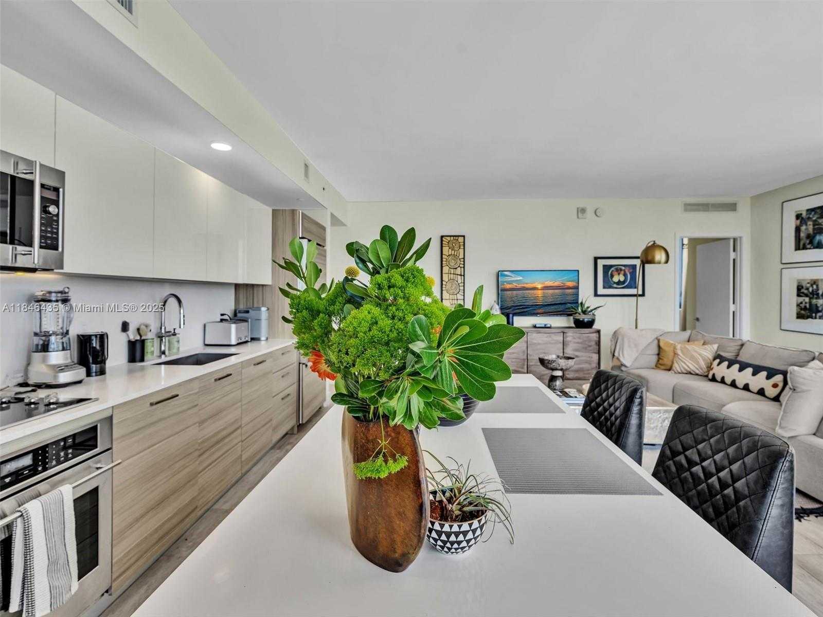 Small Image of 121 NORTH EAST 34TH ST #2208, Miami Number 8