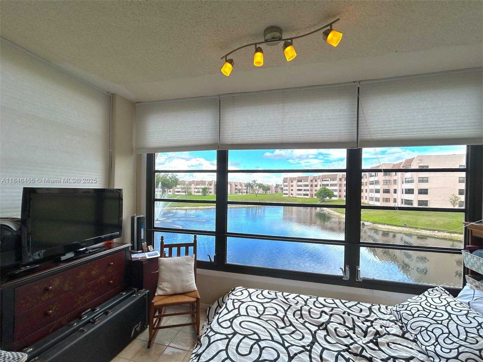 Small Image of 10303 SUNRISE LAKES BLVD #201, Sunrise Number 10