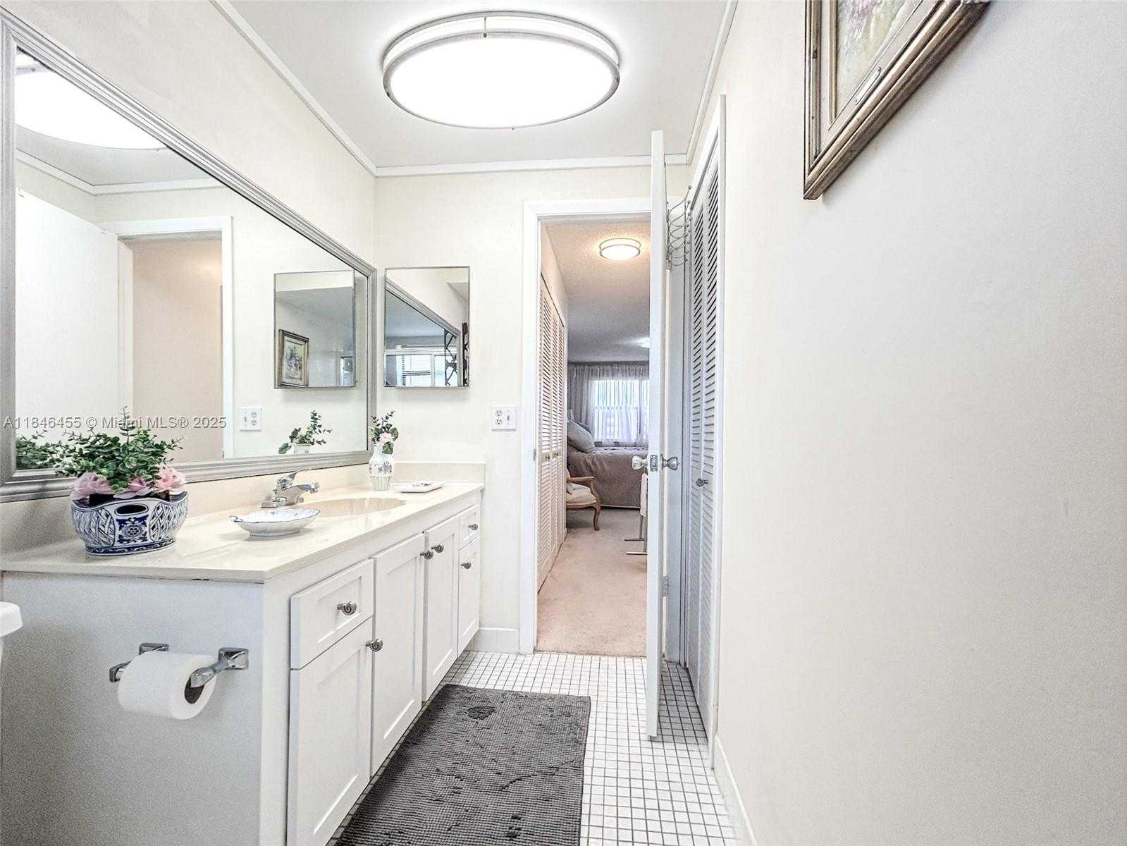 Small Image of 10303 SUNRISE LAKES BLVD #201, Sunrise Number 21