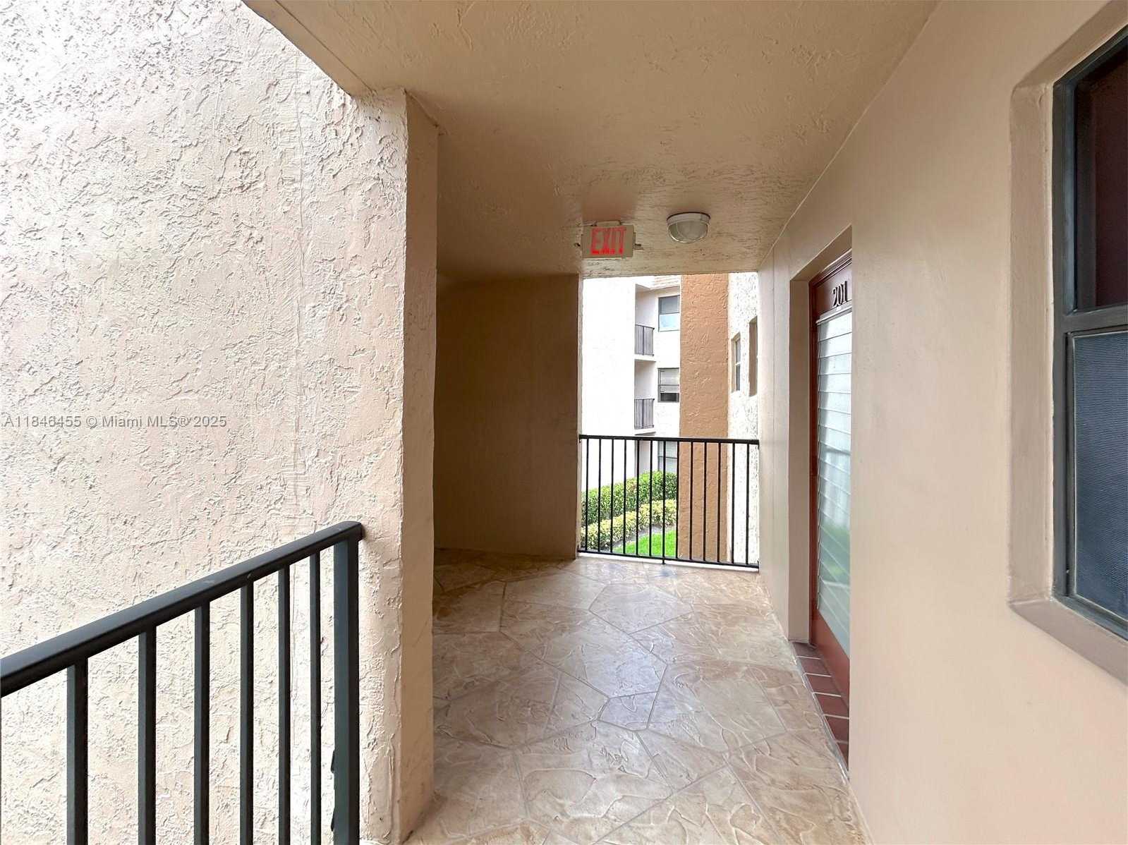 Small Image of 10303 SUNRISE LAKES BLVD #201, Sunrise Number 22