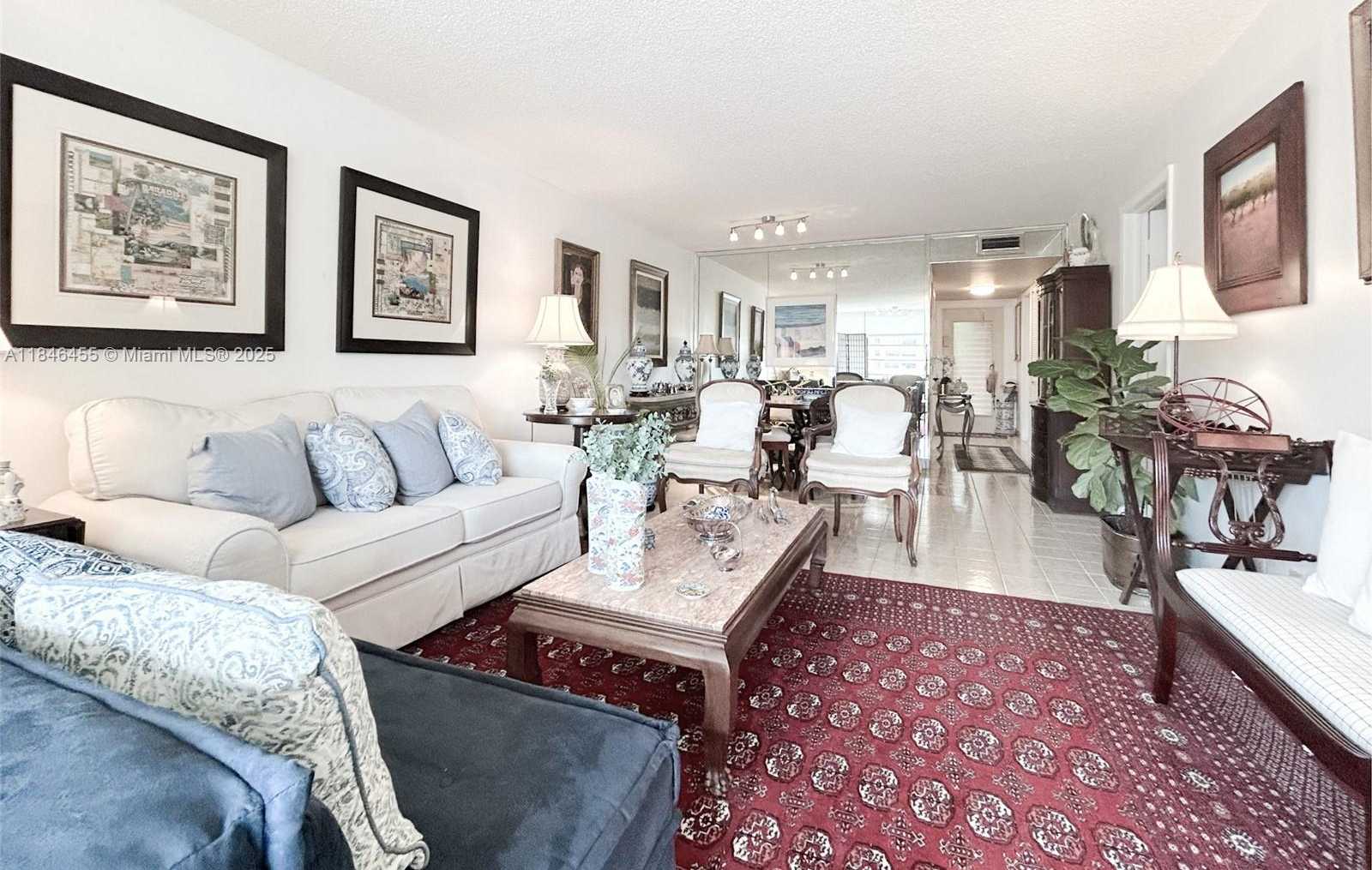 Small Image of 10303 SUNRISE LAKES BLVD #201, Sunrise Number 7