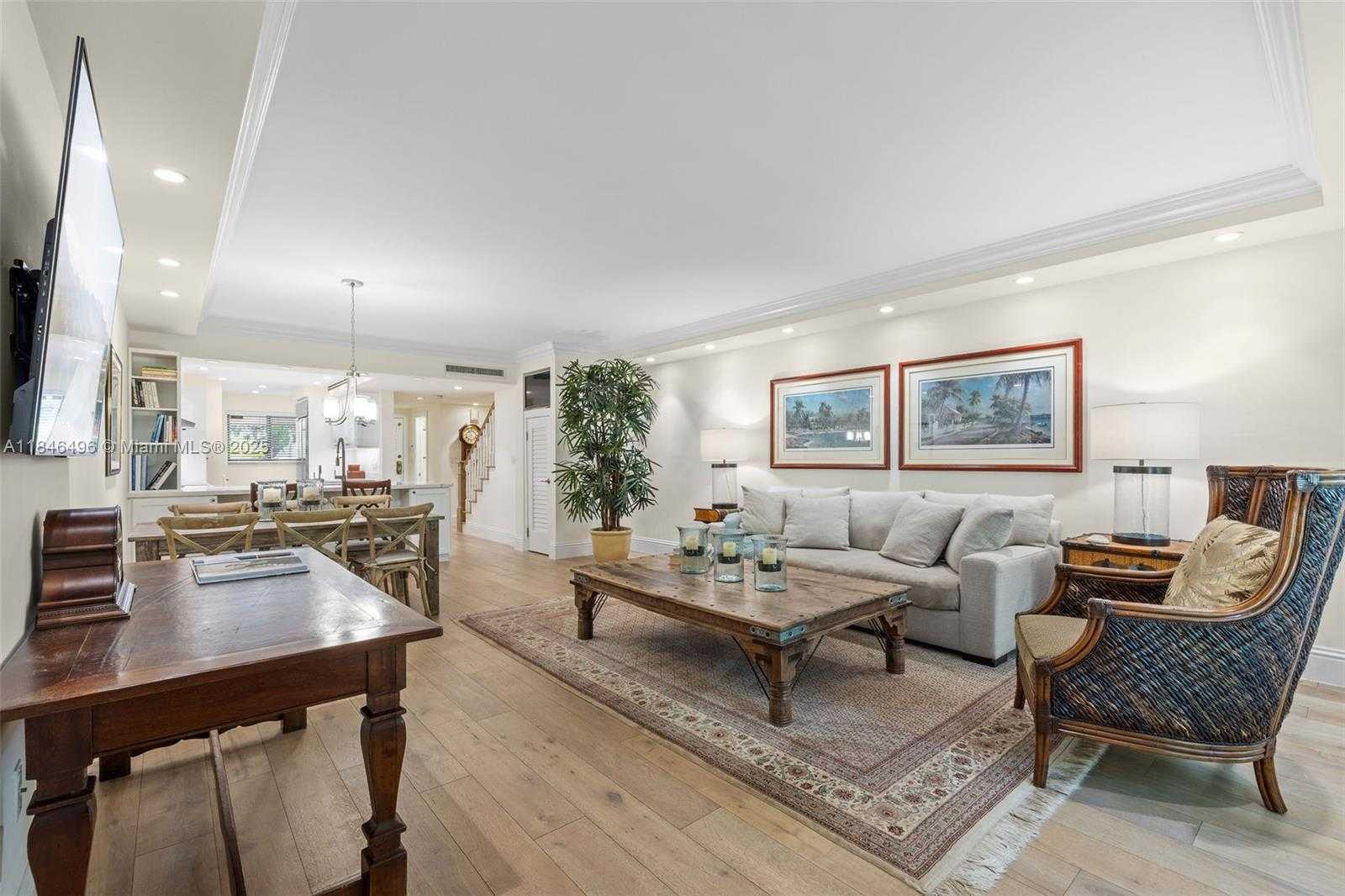 Small Image of 2600 CARDENA ST #2, Coral Gables Number 3