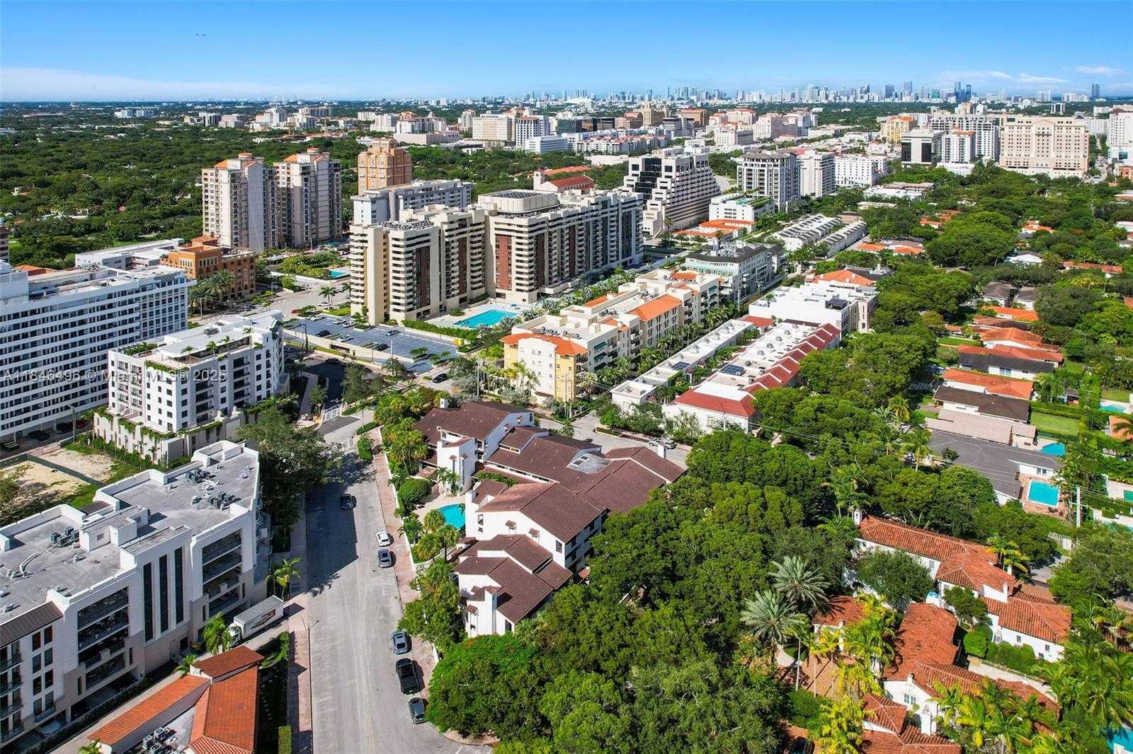 Small Image of 2600 CARDENA ST #2, Coral Gables Number 32