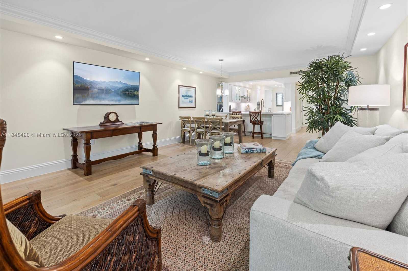 Small Image of 2600 CARDENA ST #2, Coral Gables Number 4