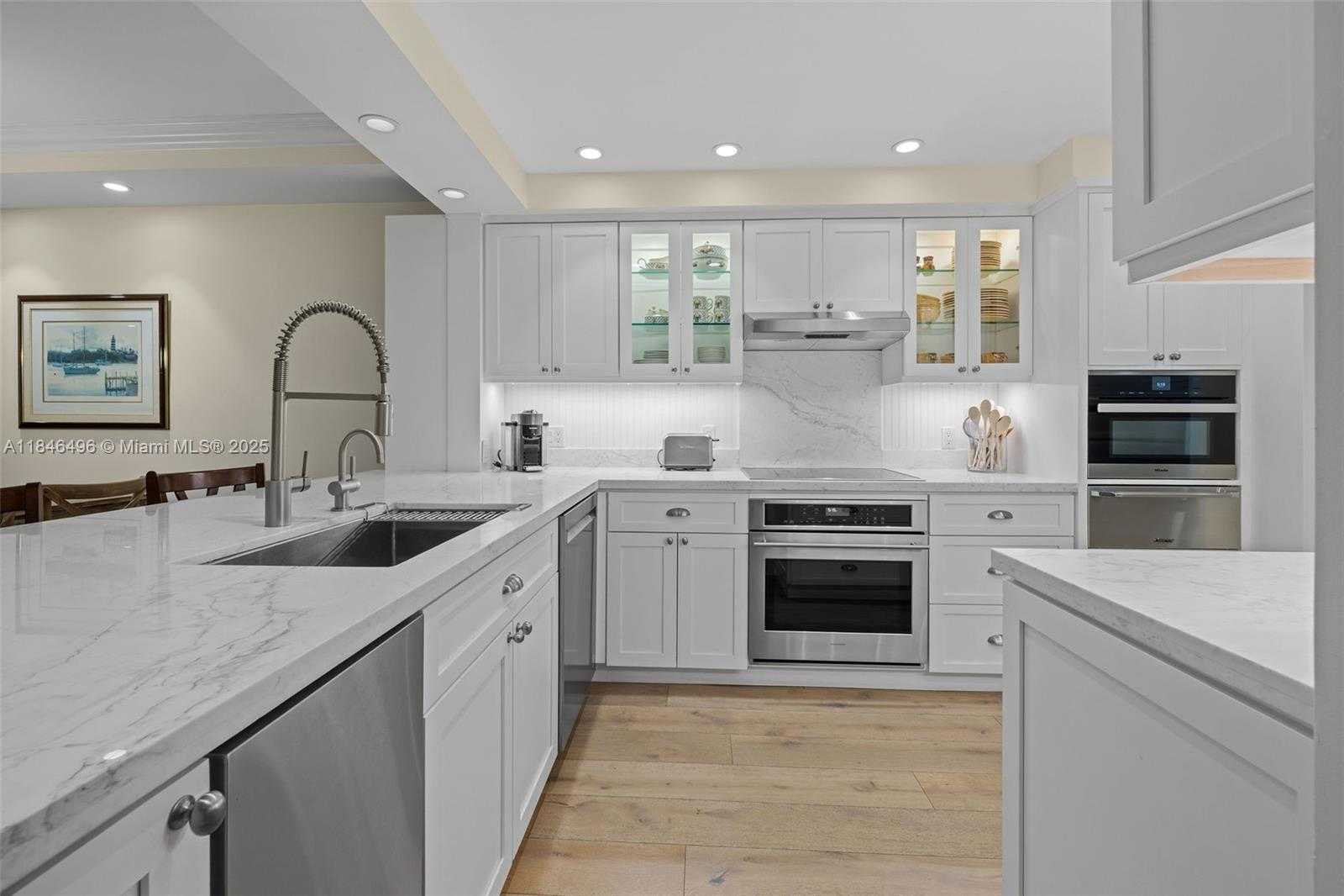Small Image of 2600 CARDENA ST #2, Coral Gables Number 6