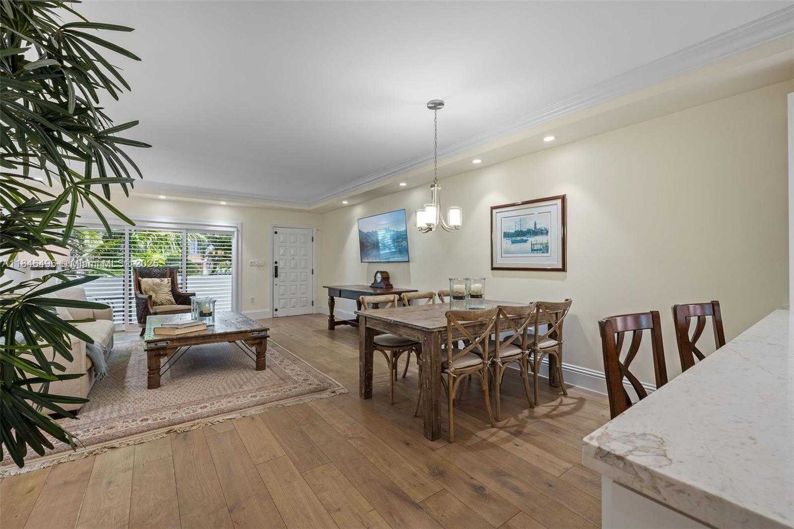 Small Image of 2600 CARDENA ST #2, Coral Gables Number 9