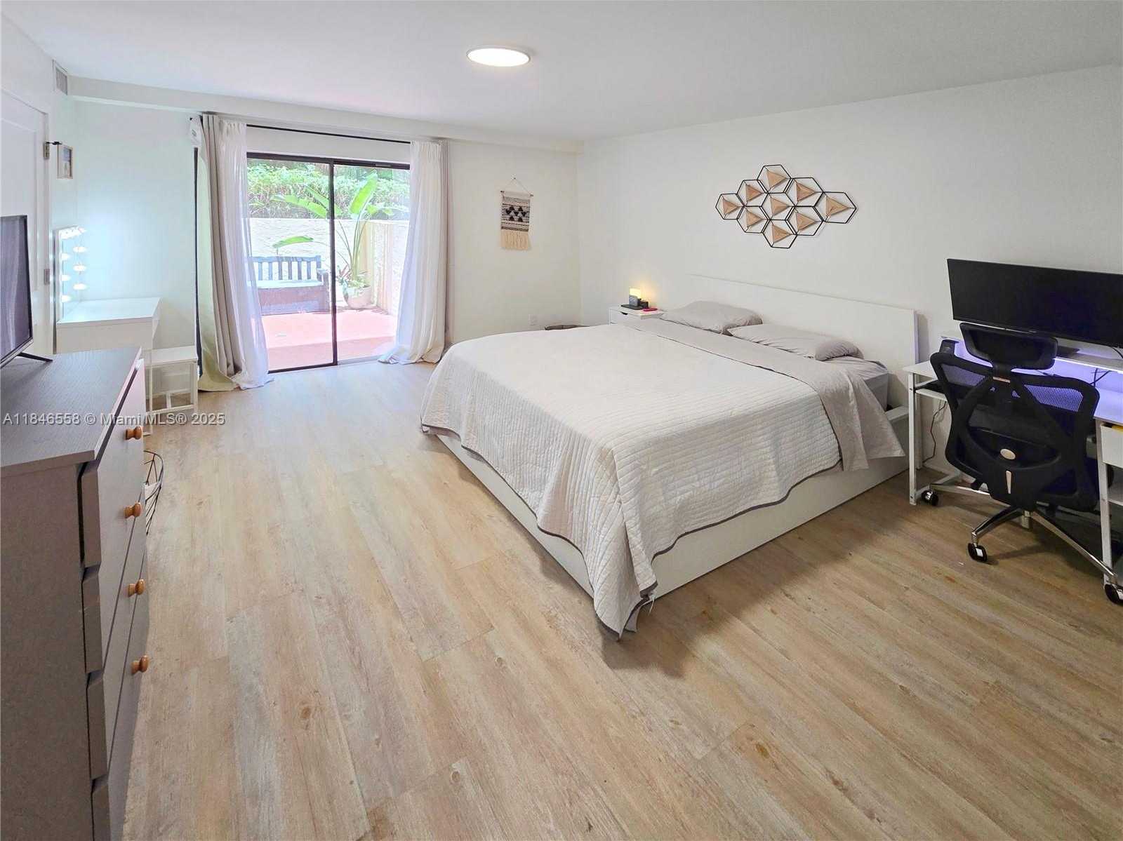 Small Image of 20466 NORTH EAST 34TH CT #1, Aventura Number 17