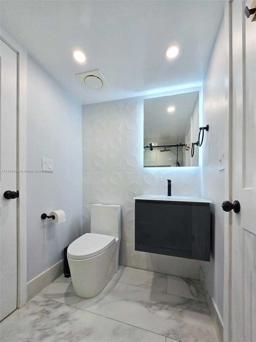 Small Image of 20466 NORTH EAST 34TH CT #1, Aventura Number 22