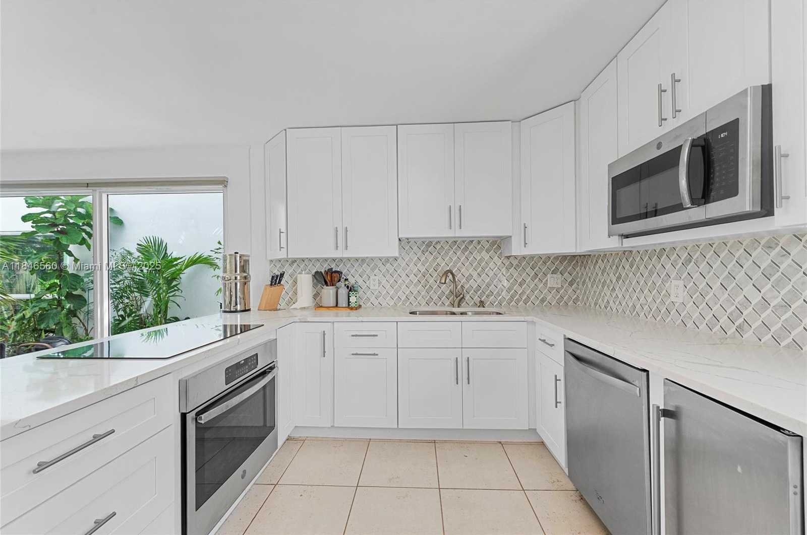 Small Image of 3128 CENTER ST #3, Miami Number 7