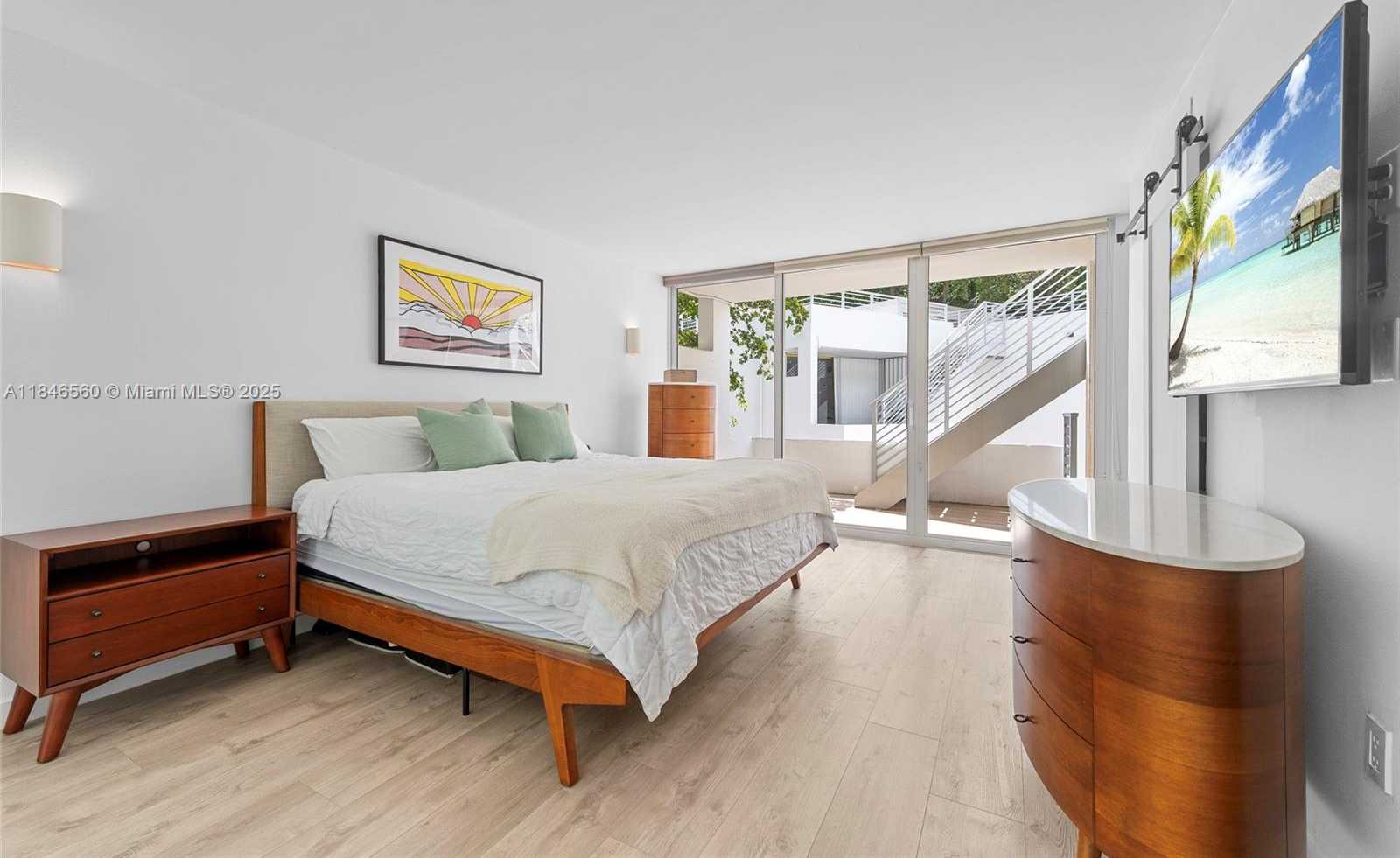 Small Image of 3128 CENTER ST #3, Miami Number 9