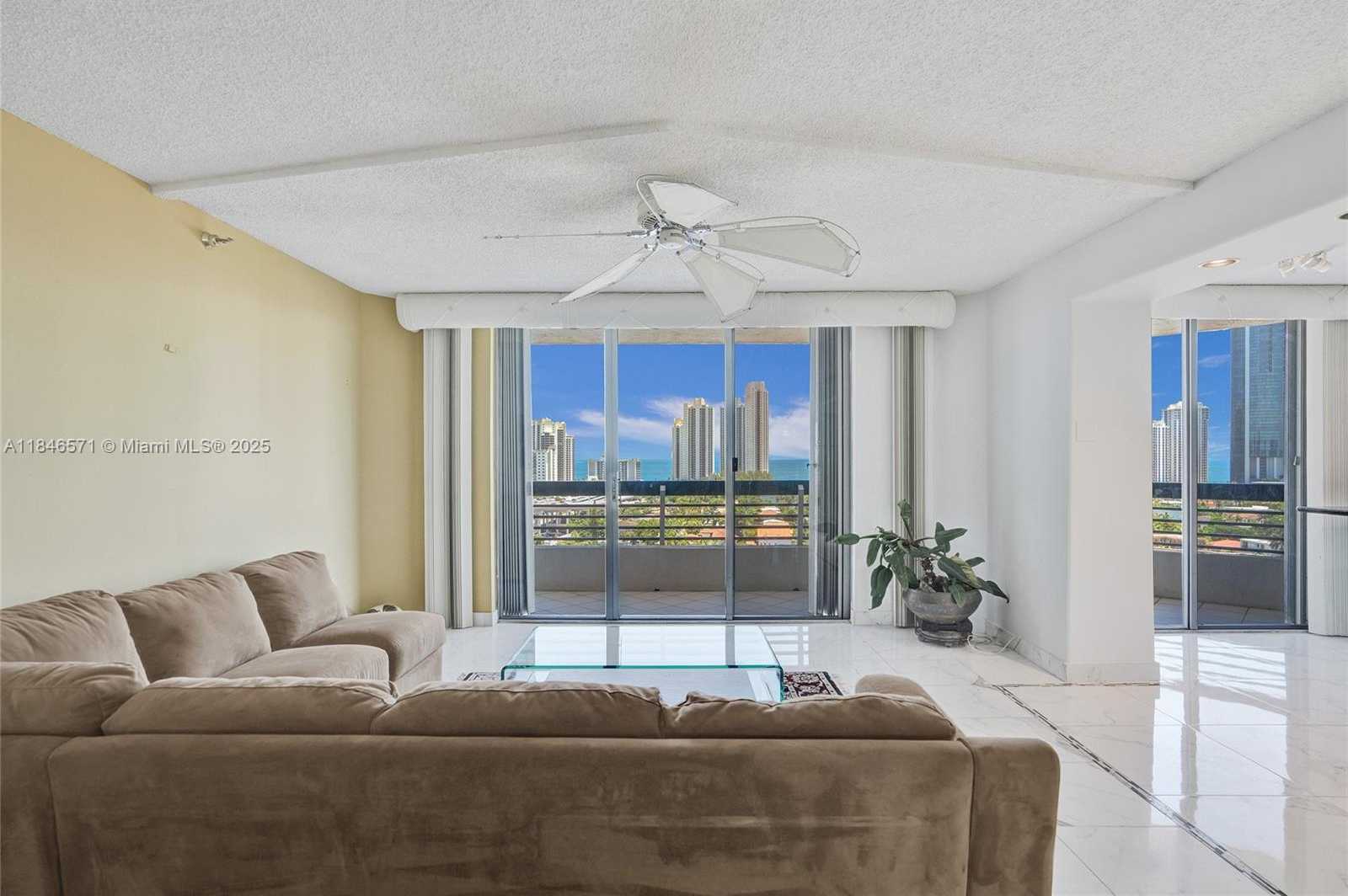 Small Image of 19101 MYSTIC POINTE DR #1711, Aventura Number 14