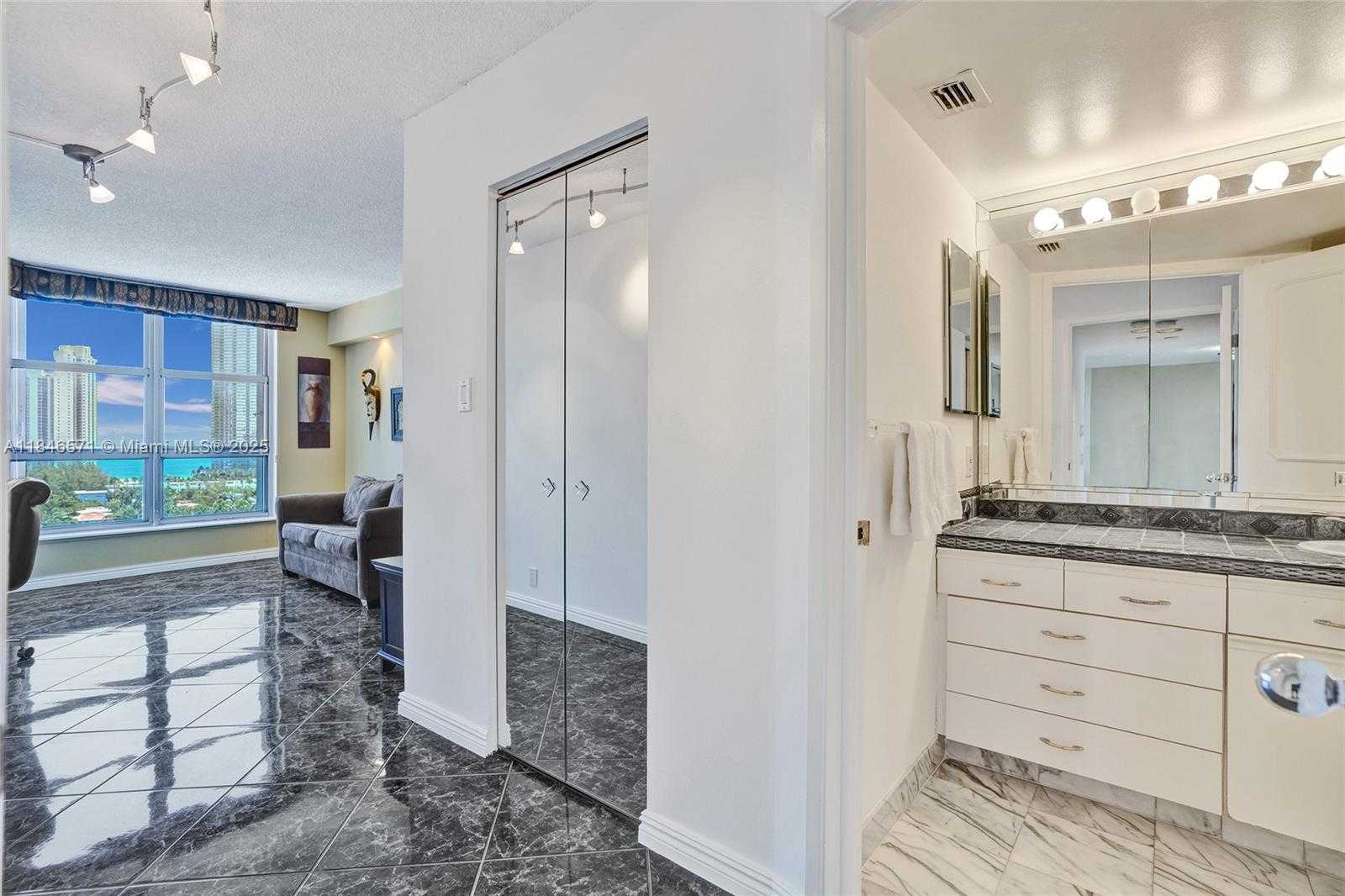 Small Image of 19101 MYSTIC POINTE DR #1711, Aventura Number 26