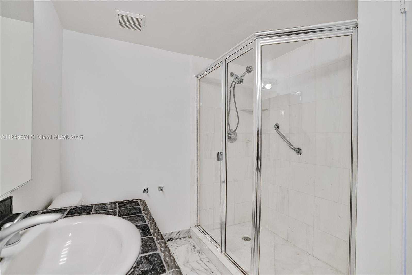 Small Image of 19101 MYSTIC POINTE DR #1711, Aventura Number 28