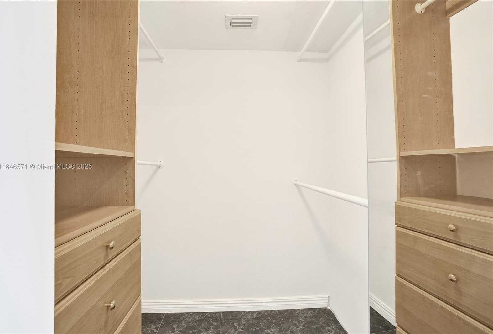 Small Image of 19101 MYSTIC POINTE DR #1711, Aventura Number 31