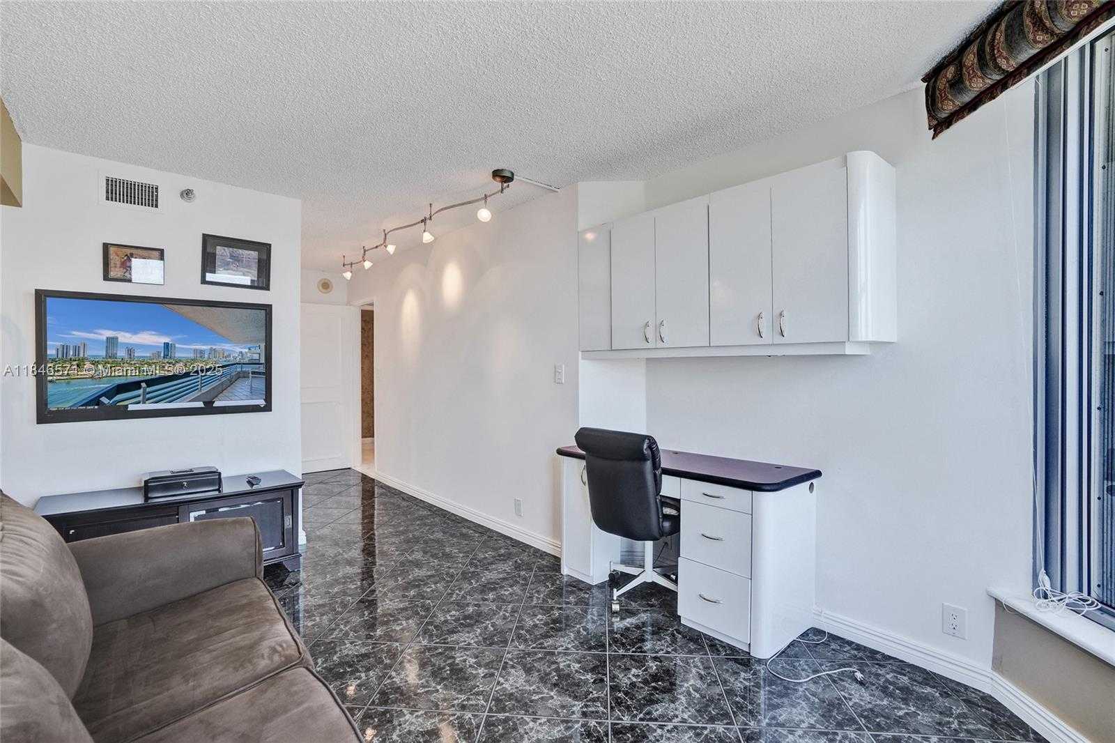 Small Image of 19101 MYSTIC POINTE DR #1711, Aventura Number 37