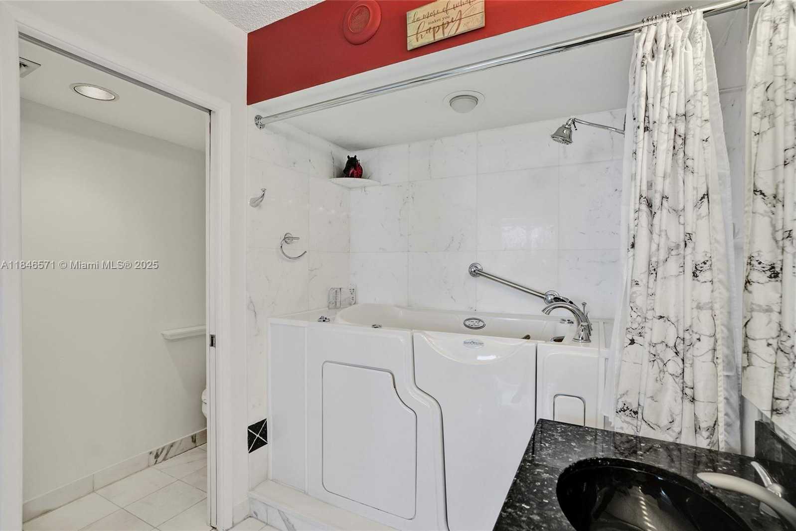 Small Image of 19101 MYSTIC POINTE DR #1711, Aventura Number 45