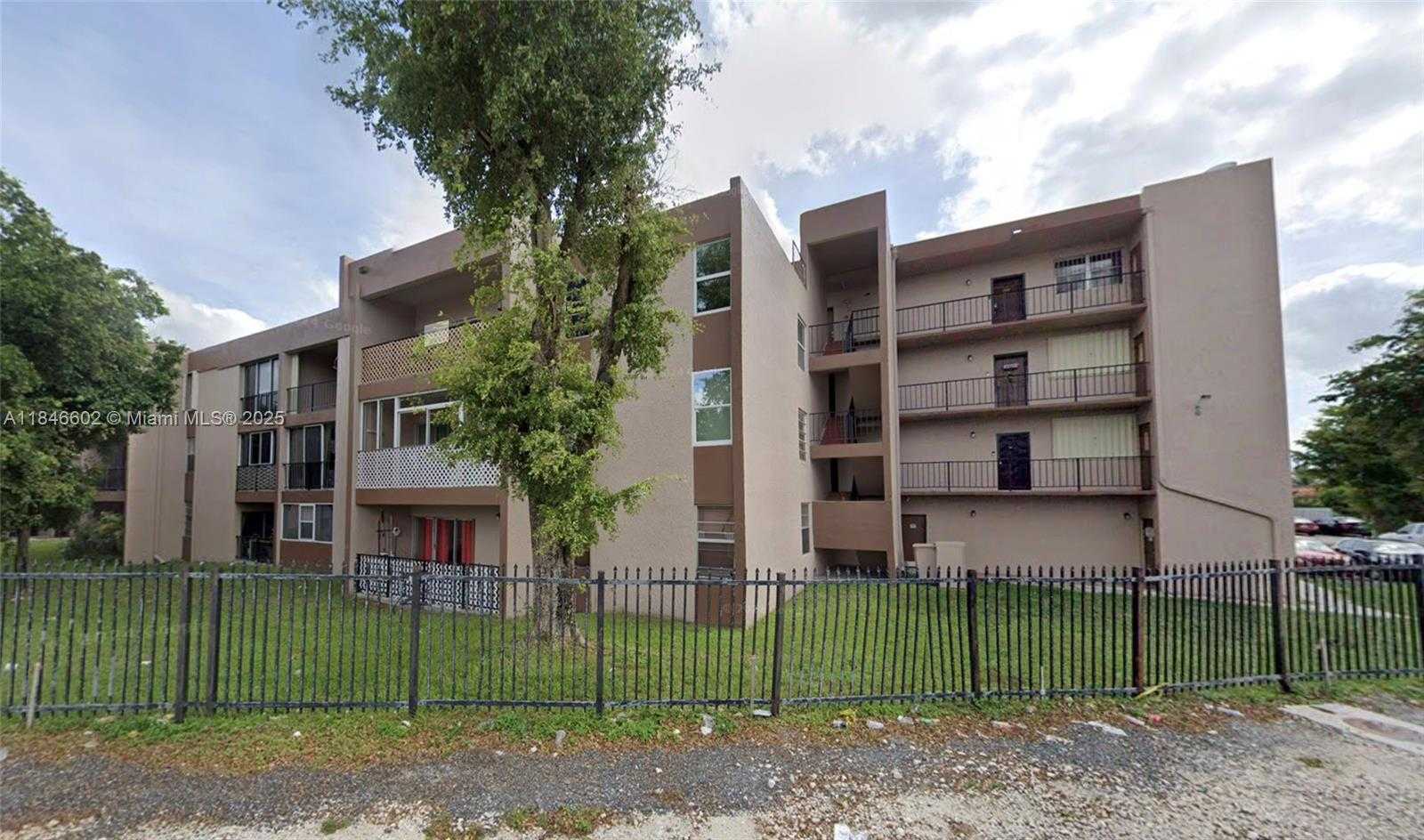 Small Image of 1900 WEST 68TH ST #G103, Hialeah Number 2