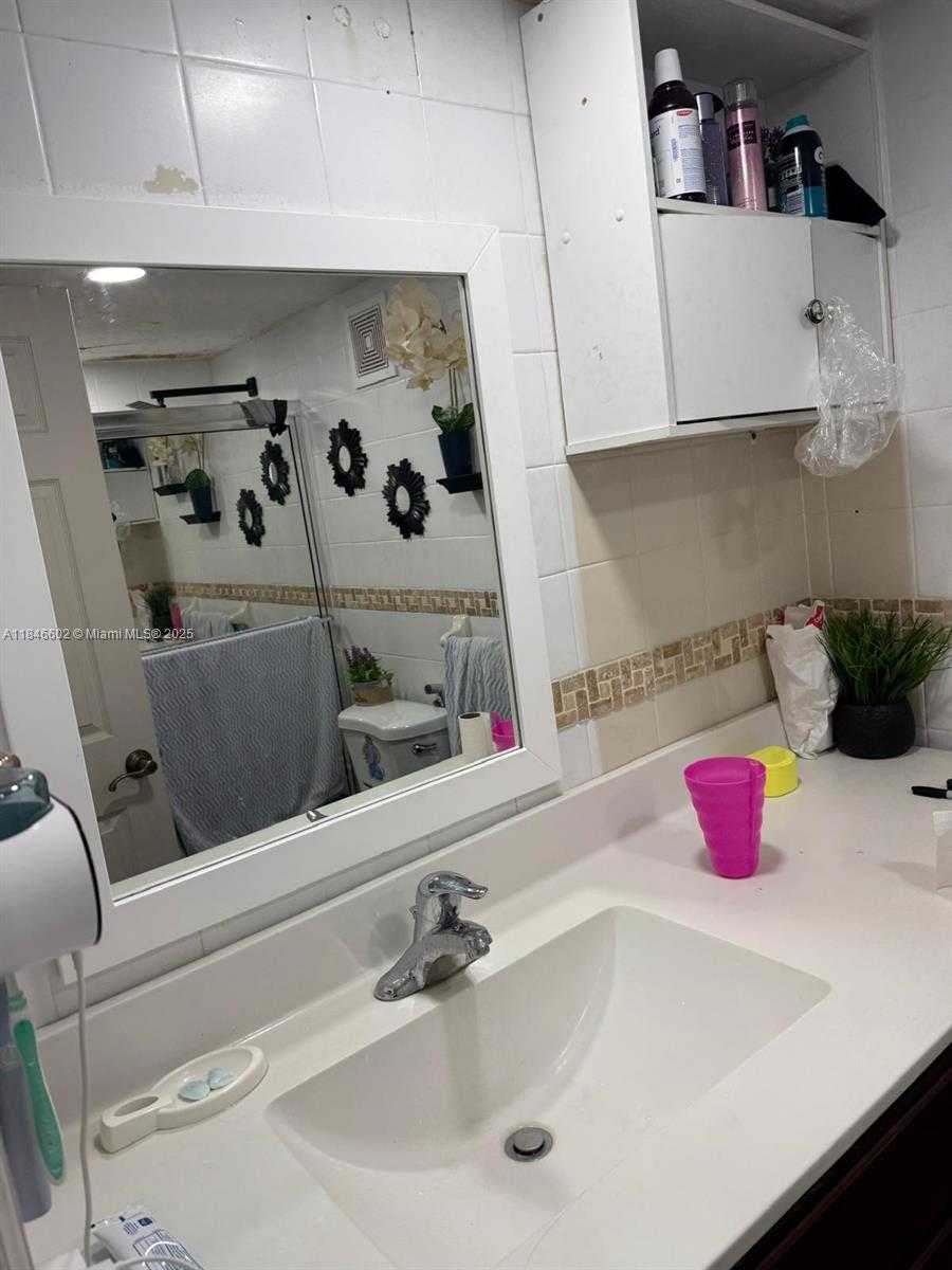 Small Image of 1900 WEST 68TH ST #G103, Hialeah Number 9