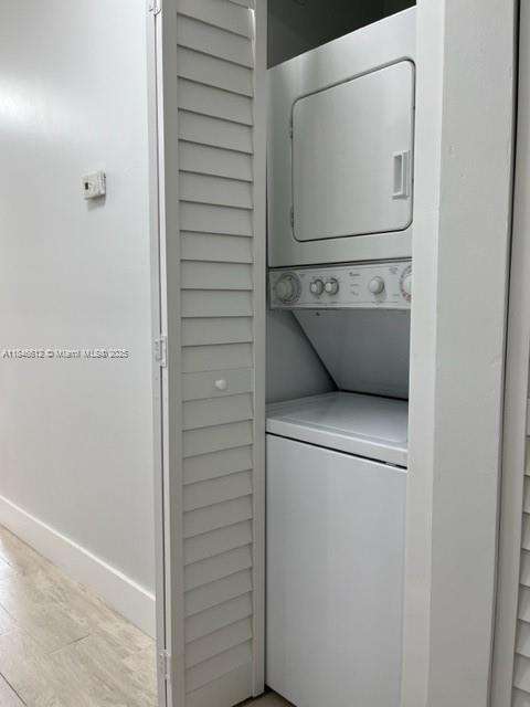 Small Image of 447 LAKEVIEW DRIVE #5, Weston Number 11