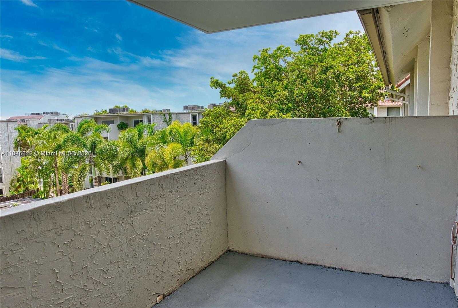 Small Image of 6890 NORTH KENDALL DR #B406, Pinecrest Number 17
