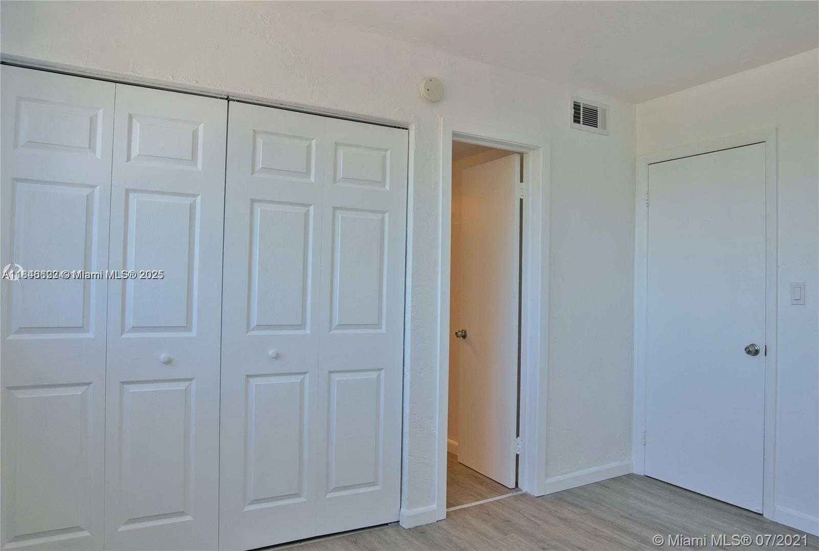 Small Image of 6890 NORTH KENDALL DR #B406, Pinecrest Number 5
