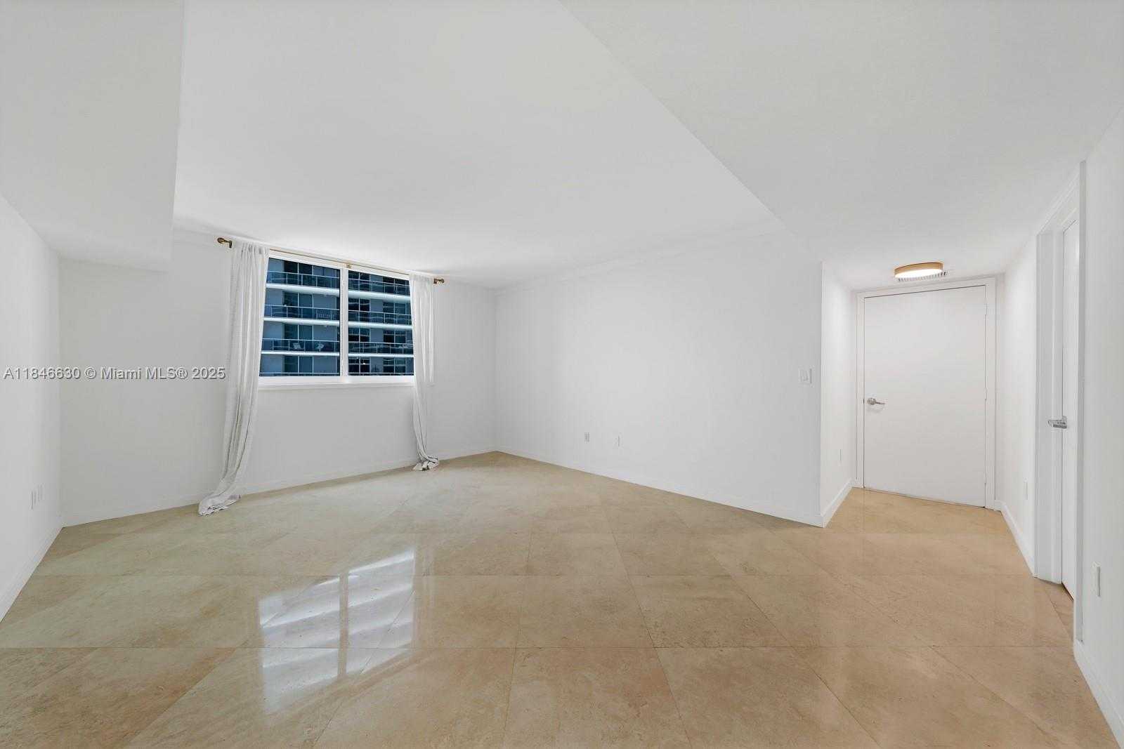 Small Image of 1800 NORTH BAYSHORE DR #2511, Miami Number 12