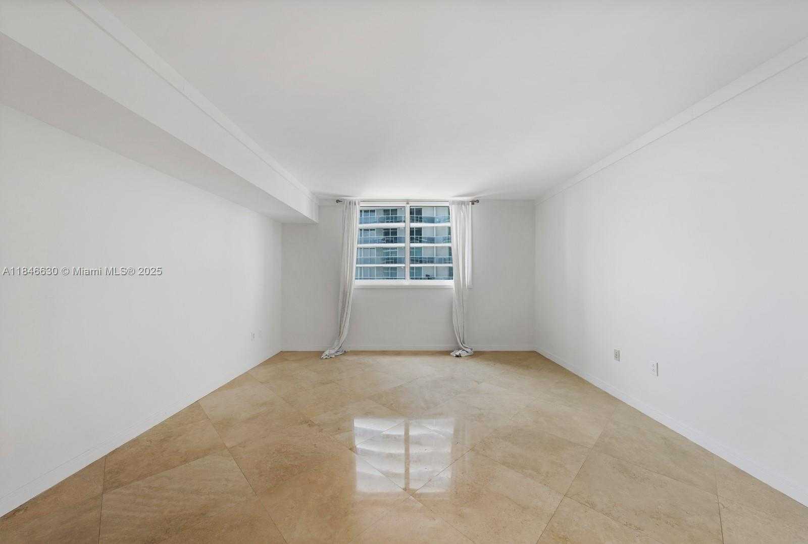 Small Image of 1800 NORTH BAYSHORE DR #2511, Miami Number 14
