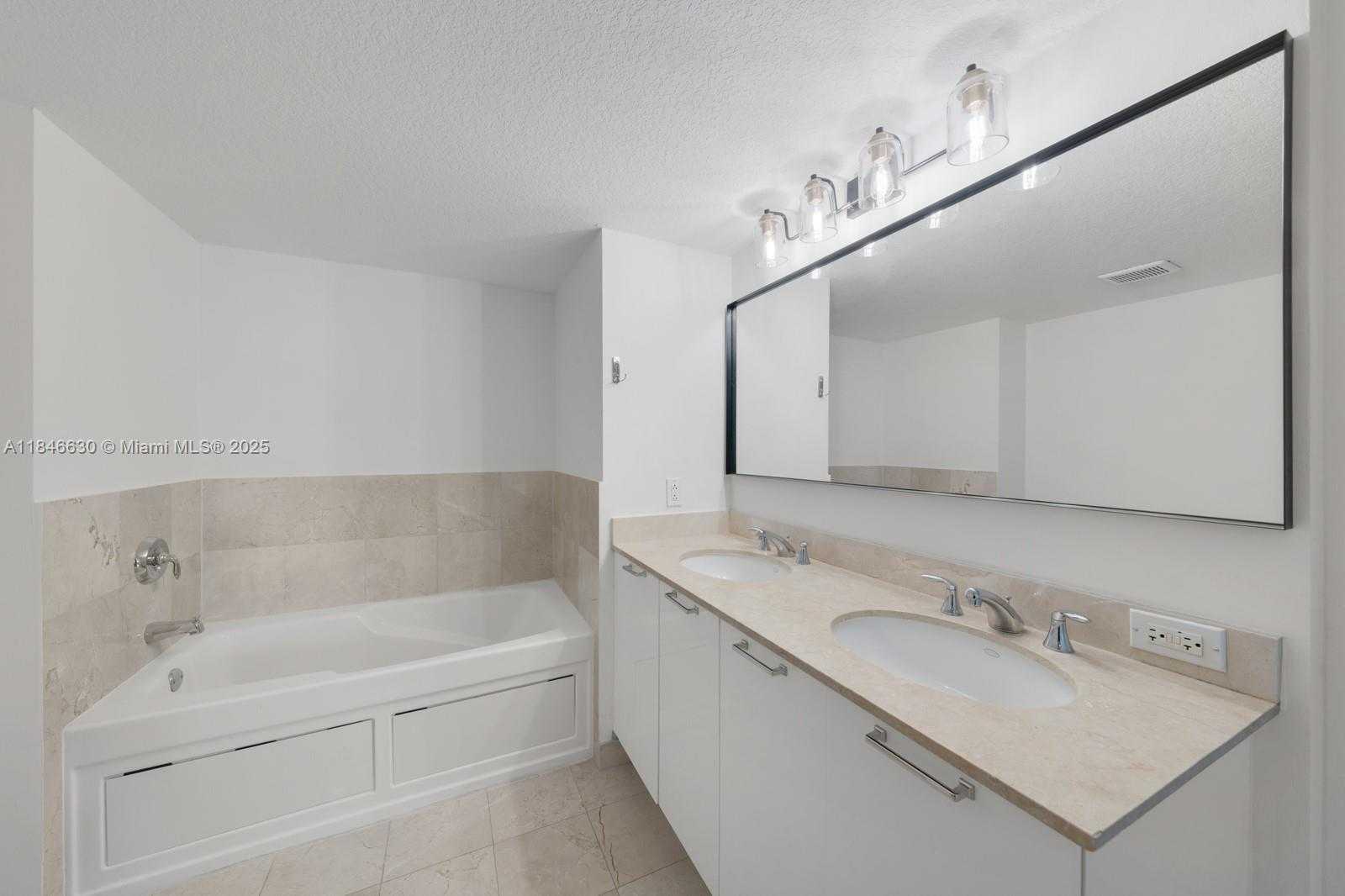 Small Image of 1800 NORTH BAYSHORE DR #2511, Miami Number 17