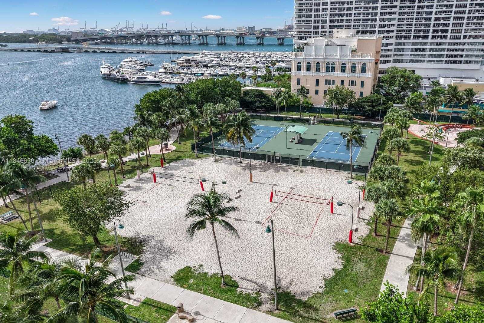 Small Image of 1800 NORTH BAYSHORE DR #2511, Miami Number 37