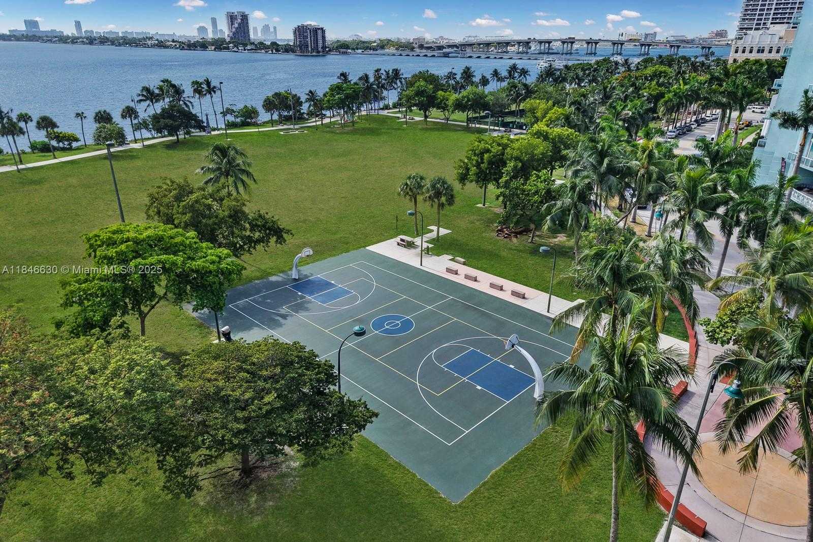 Small Image of 1800 NORTH BAYSHORE DR #2511, Miami Number 38