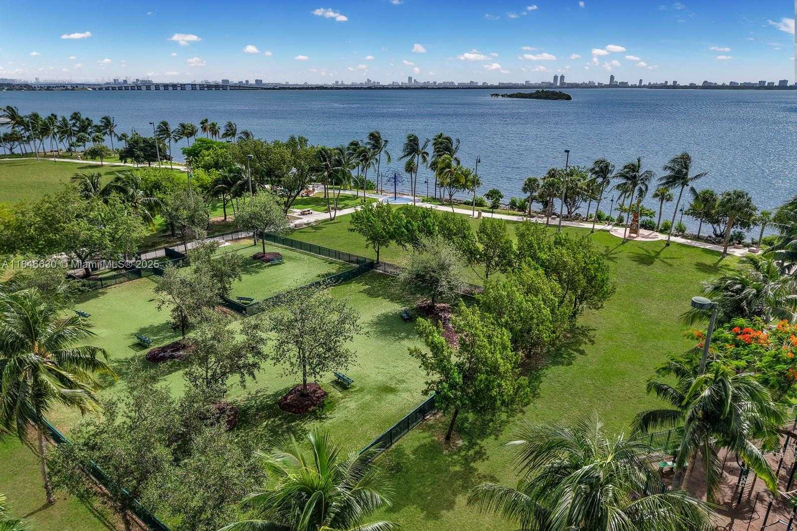 Small Image of 1800 NORTH BAYSHORE DR #2511, Miami Number 40
