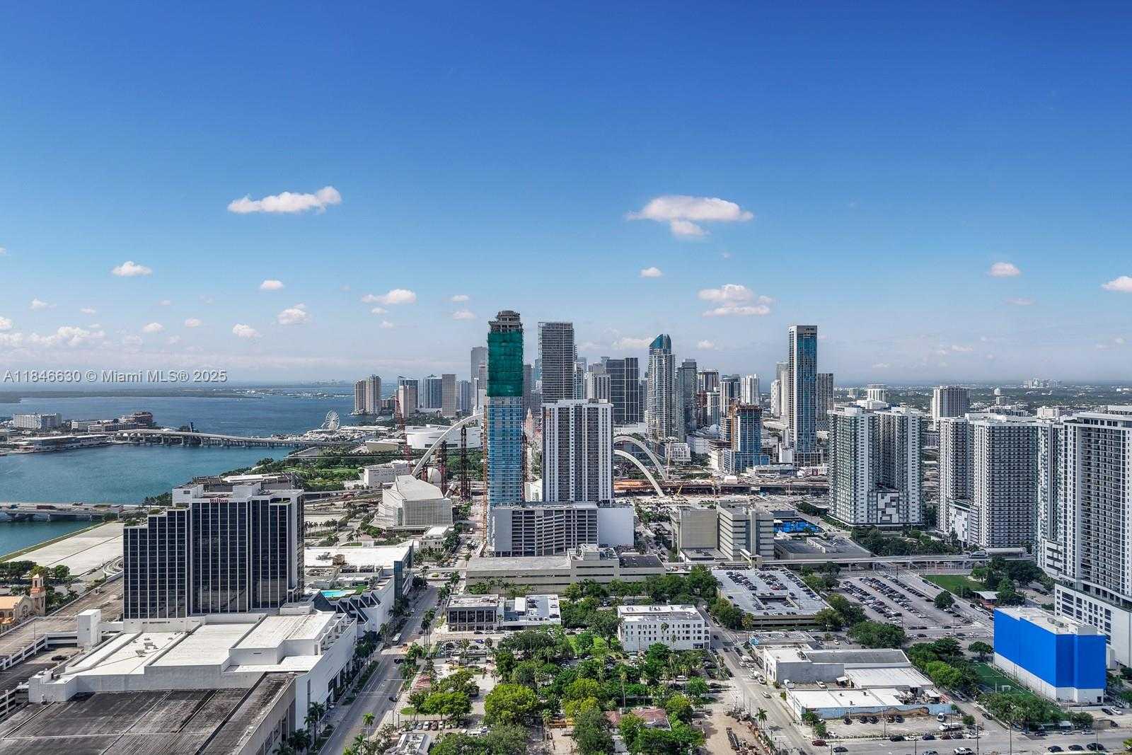 Small Image of 1800 NORTH BAYSHORE DR #2511, Miami Number 49