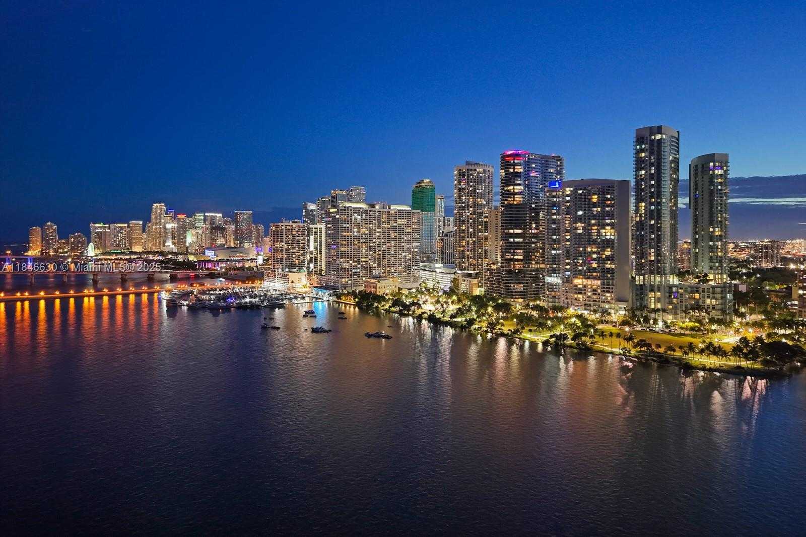 Small Image of 1800 NORTH BAYSHORE DR #2511, Miami Number 56