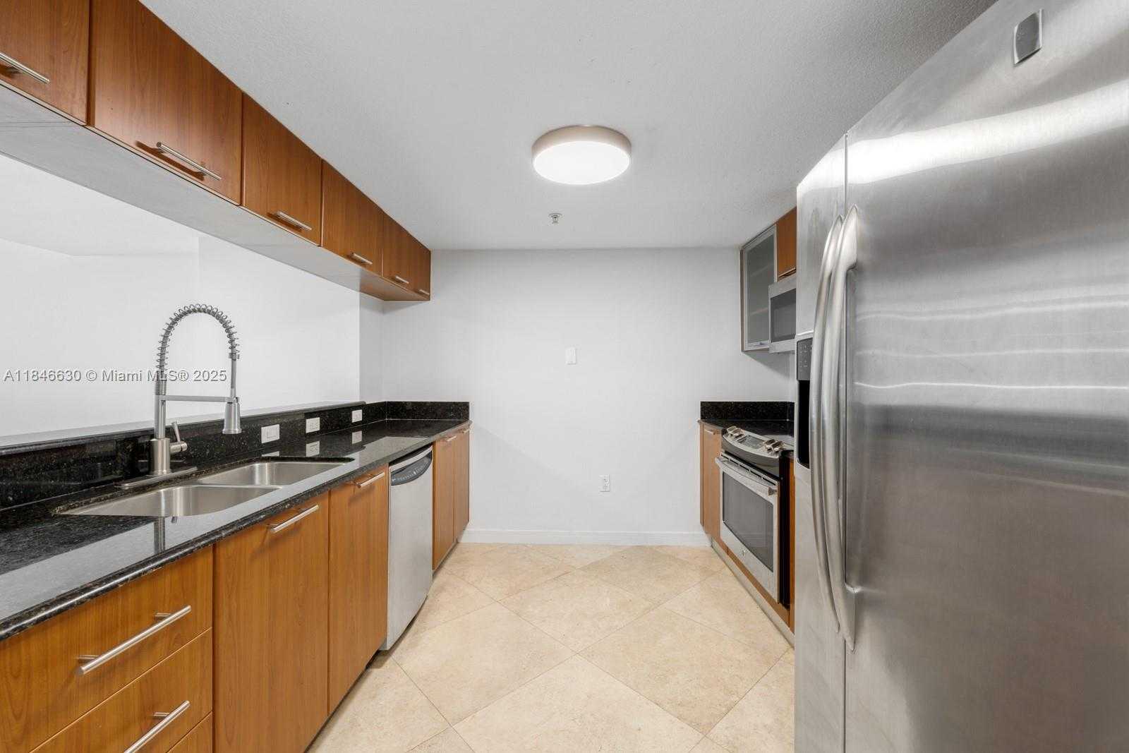 Small Image of 1800 NORTH BAYSHORE DR #2511, Miami Number 9