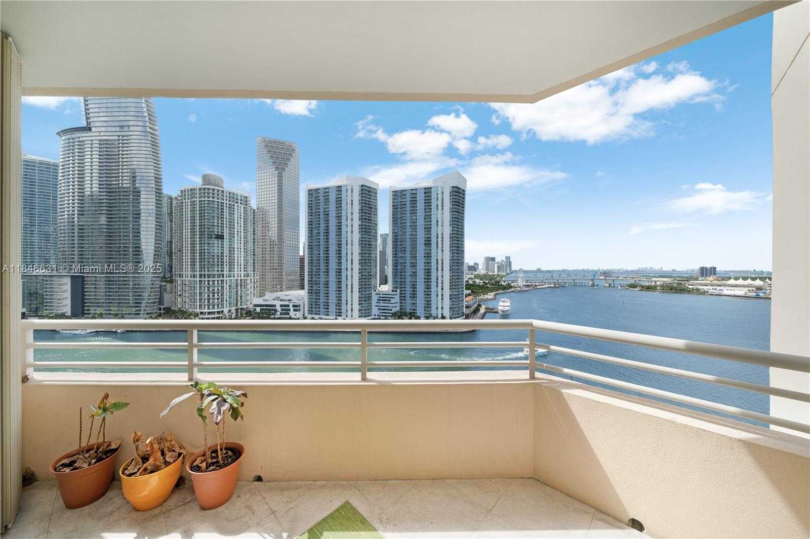 Small Image of 888 BRICKELL KEY DR #1912, Miami Number 10