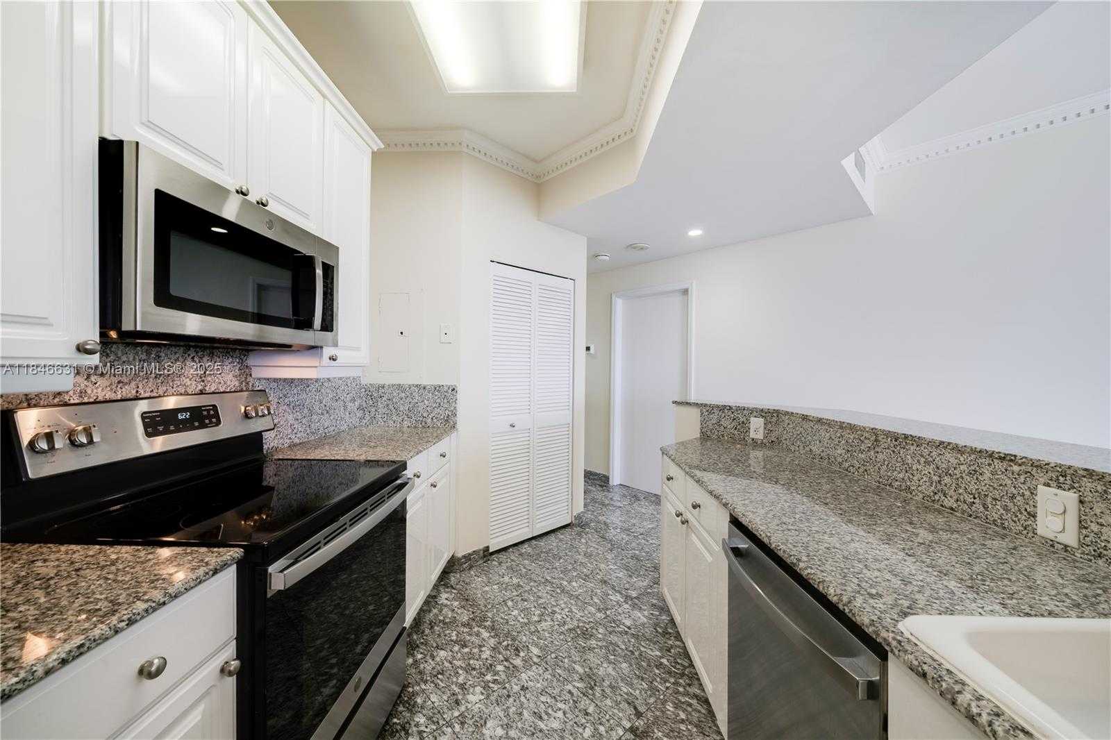 Small Image of 888 BRICKELL KEY DR #1912, Miami Number 15