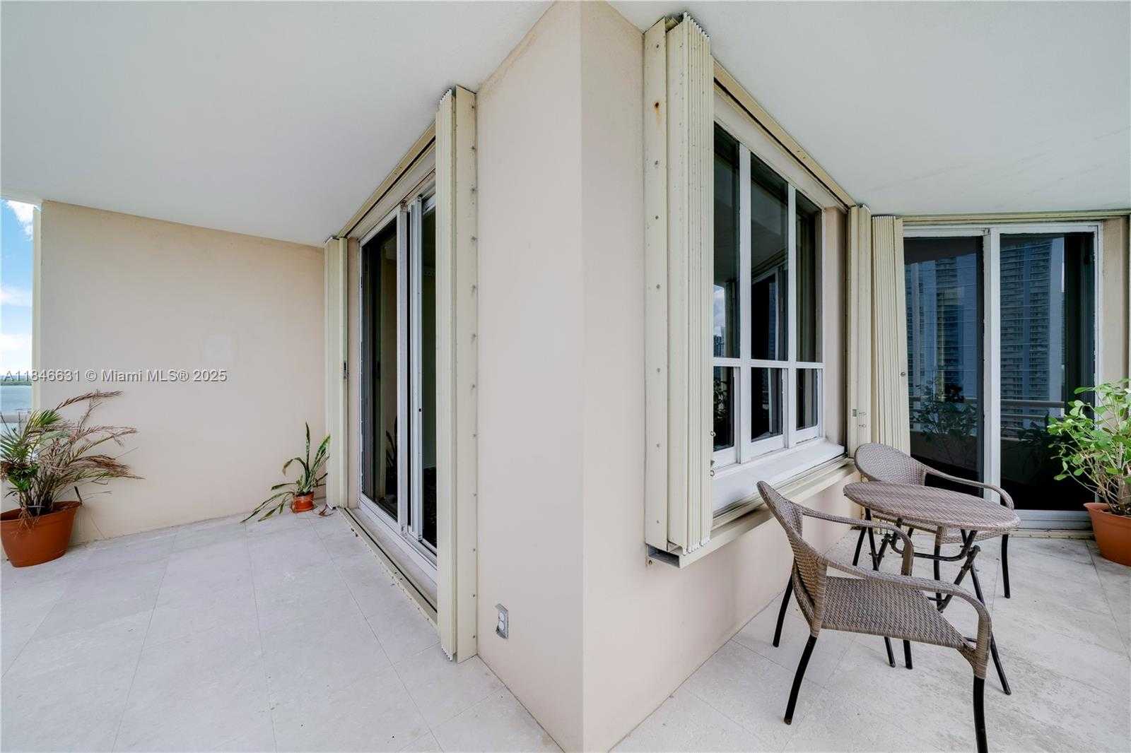 Small Image of 888 BRICKELL KEY DR #1912, Miami Number 21