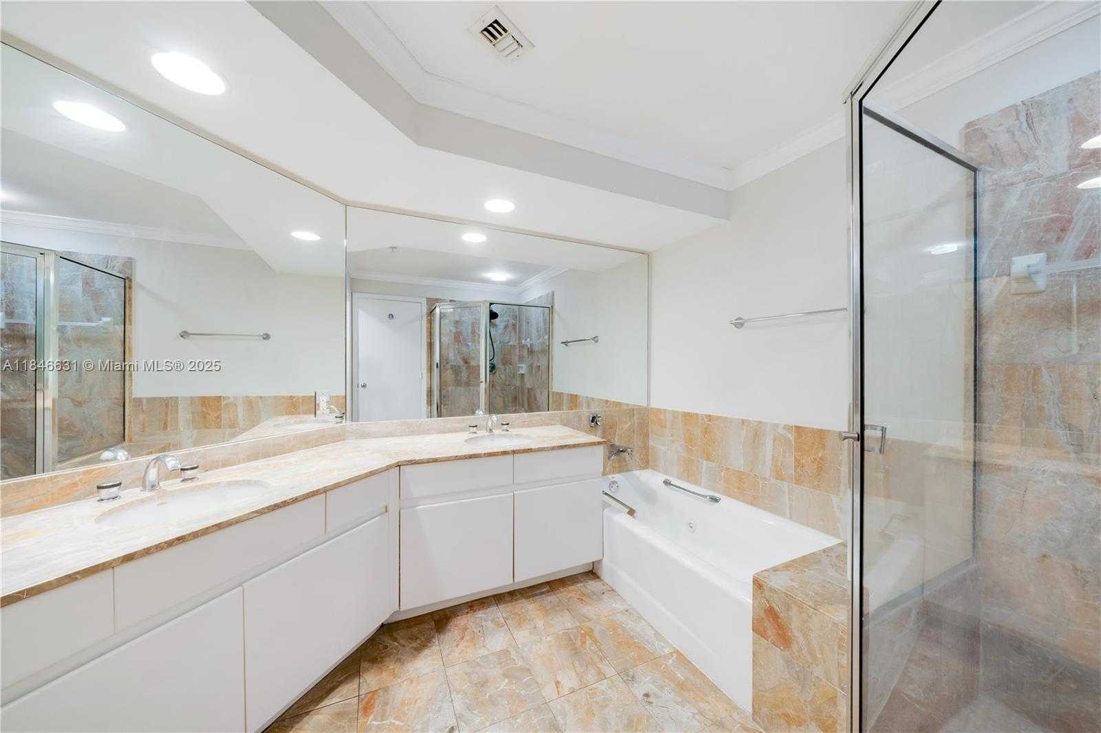 Small Image of 888 BRICKELL KEY DR #1912, Miami Number 25