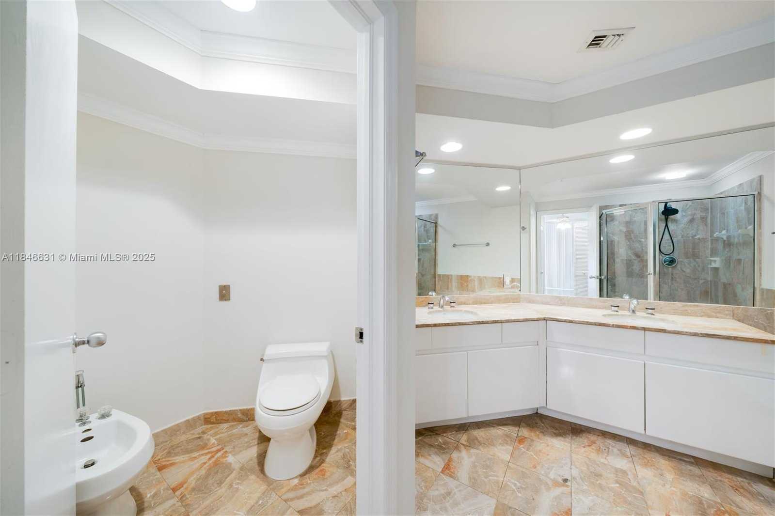 Small Image of 888 BRICKELL KEY DR #1912, Miami Number 26
