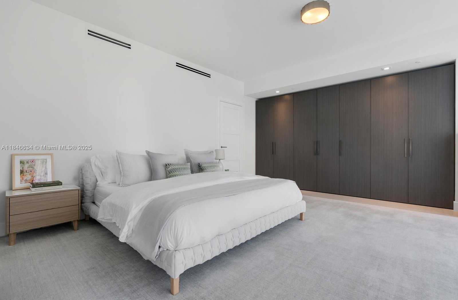 Small Image of 1 COLLINS AVE #605, Miami Beach Number 11