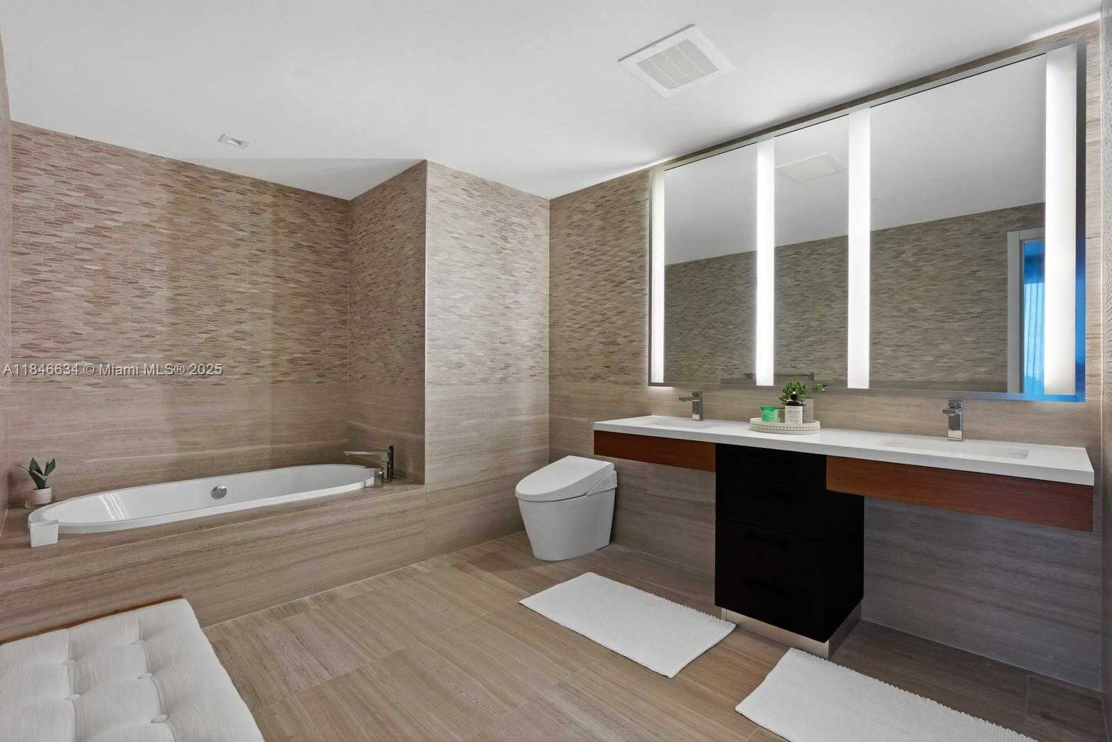 Small Image of 1 COLLINS AVE #605, Miami Beach Number 13