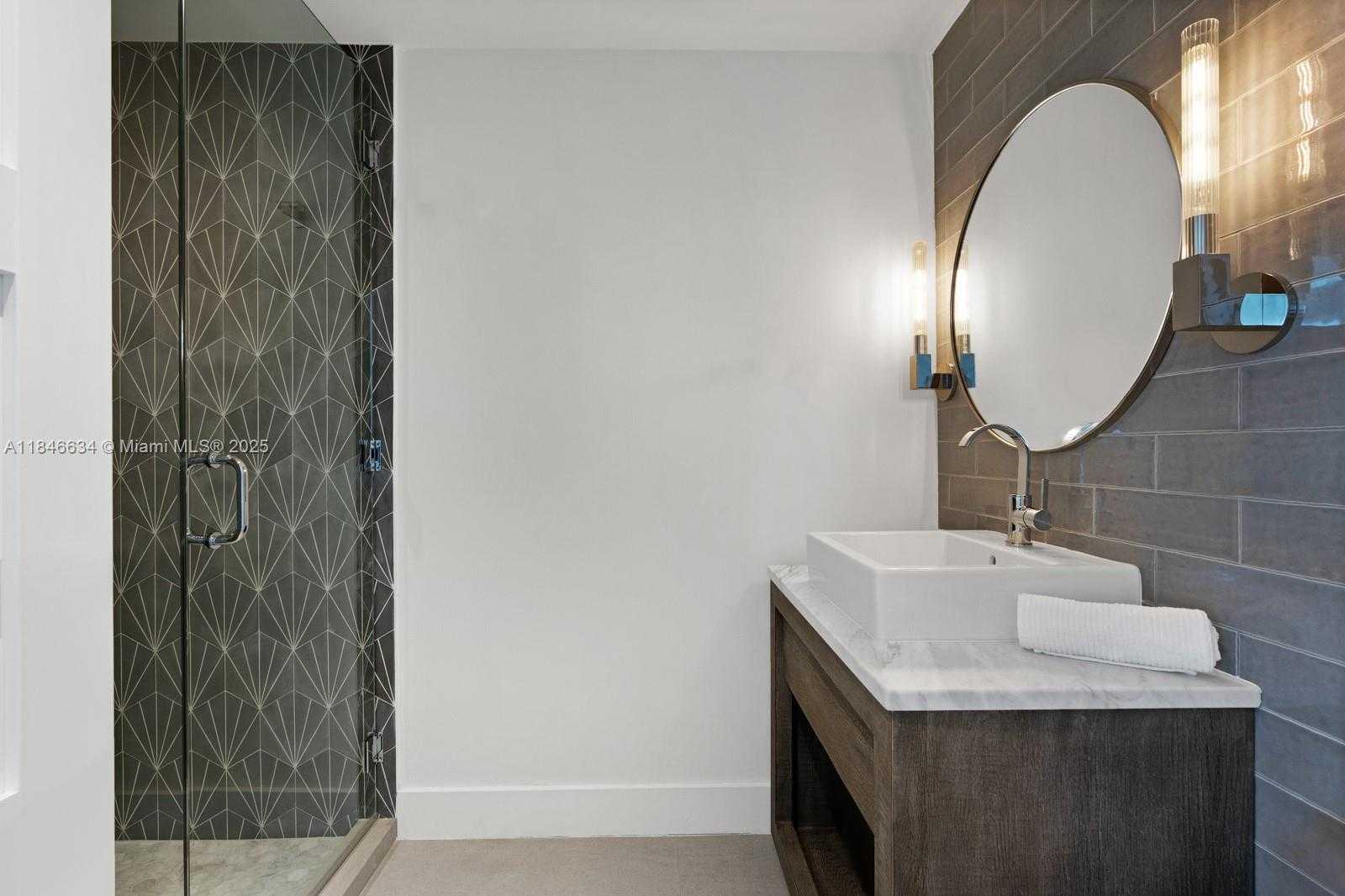 Small Image of 1 COLLINS AVE #605, Miami Beach Number 22