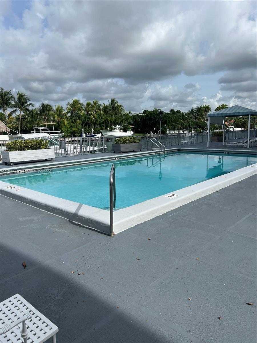 Small Image of 10000 WEST BAY HARBOR DR #625, Bay Harbor Islands Number 6