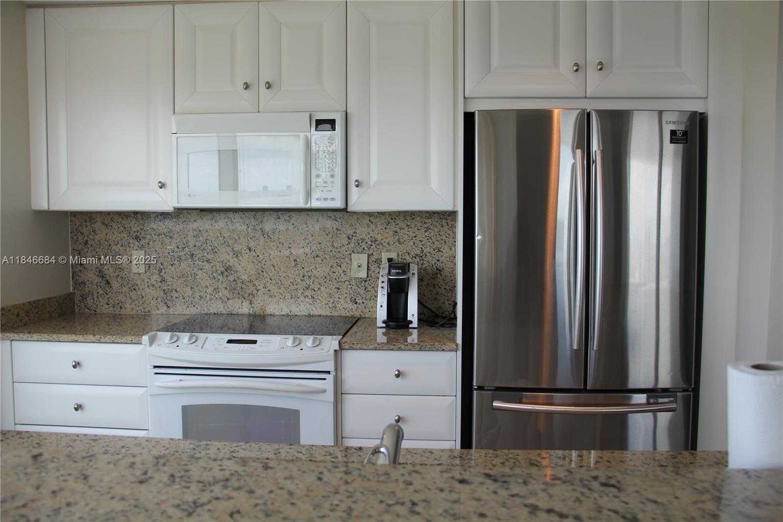 Small Image of 4401 COLLINS AVE #1915/1917, Miami Beach Number 13