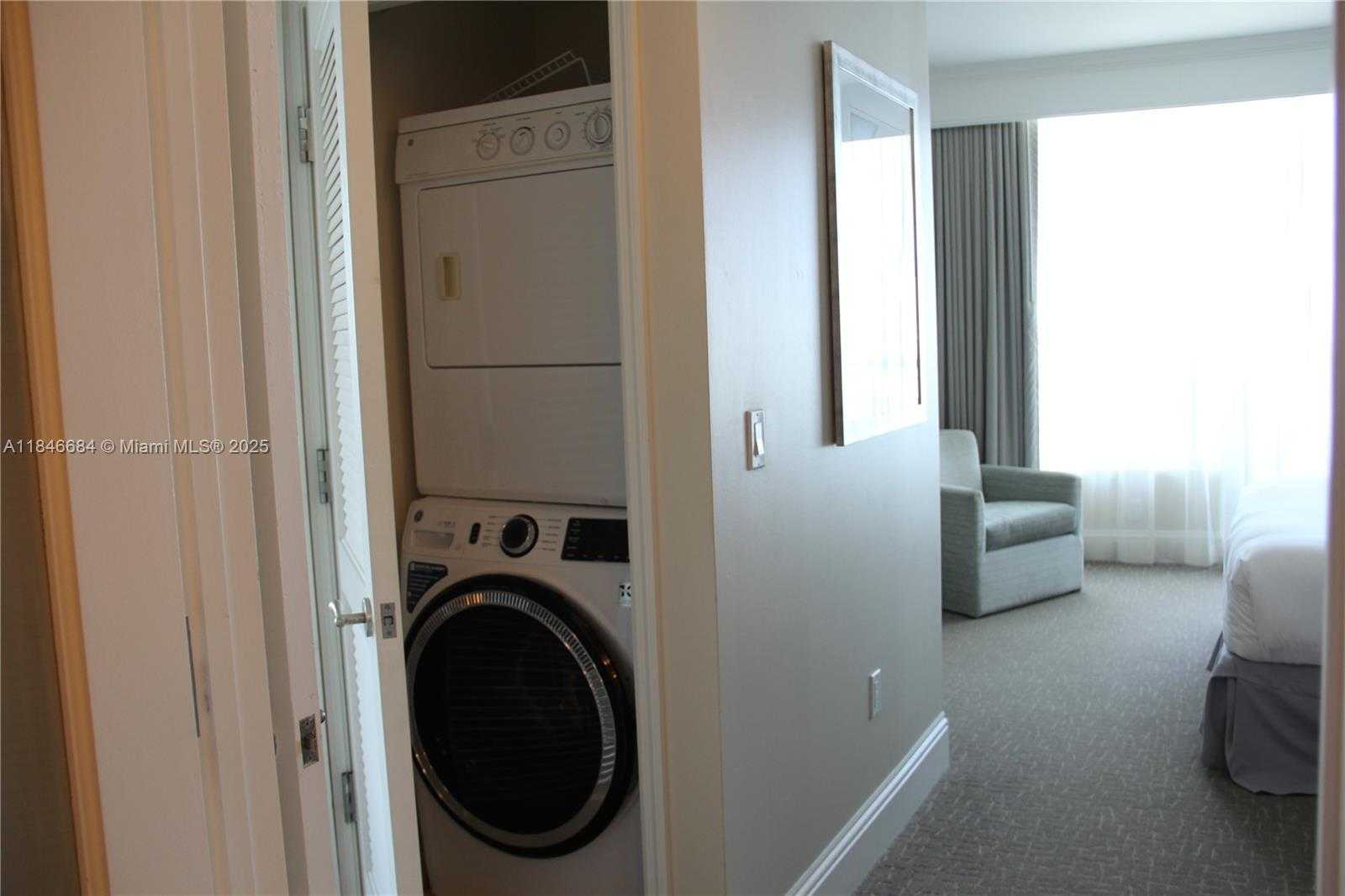 Small Image of 4401 COLLINS AVE #1915/1917, Miami Beach Number 16