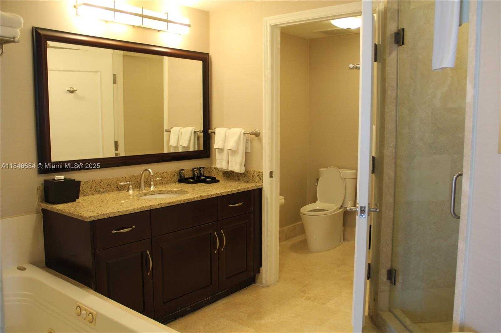 Small Image of 4401 COLLINS AVE #1915/1917, Miami Beach Number 17