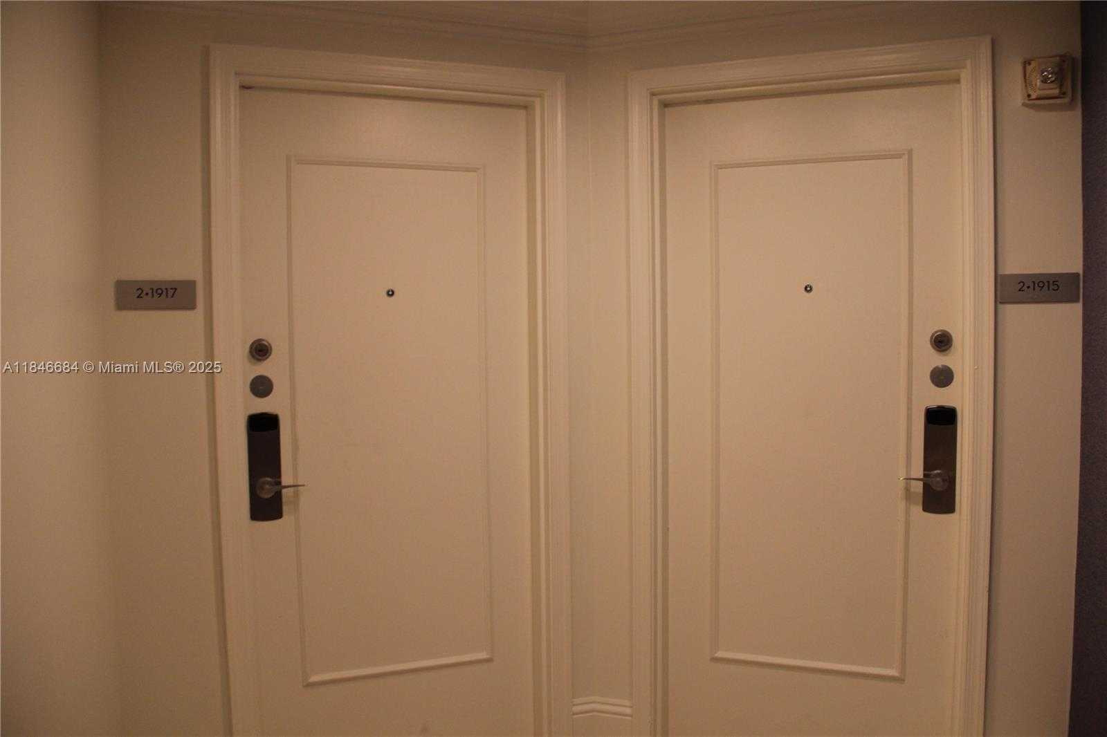 Small Image of 4401 COLLINS AVE #1915/1917, Miami Beach Number 38