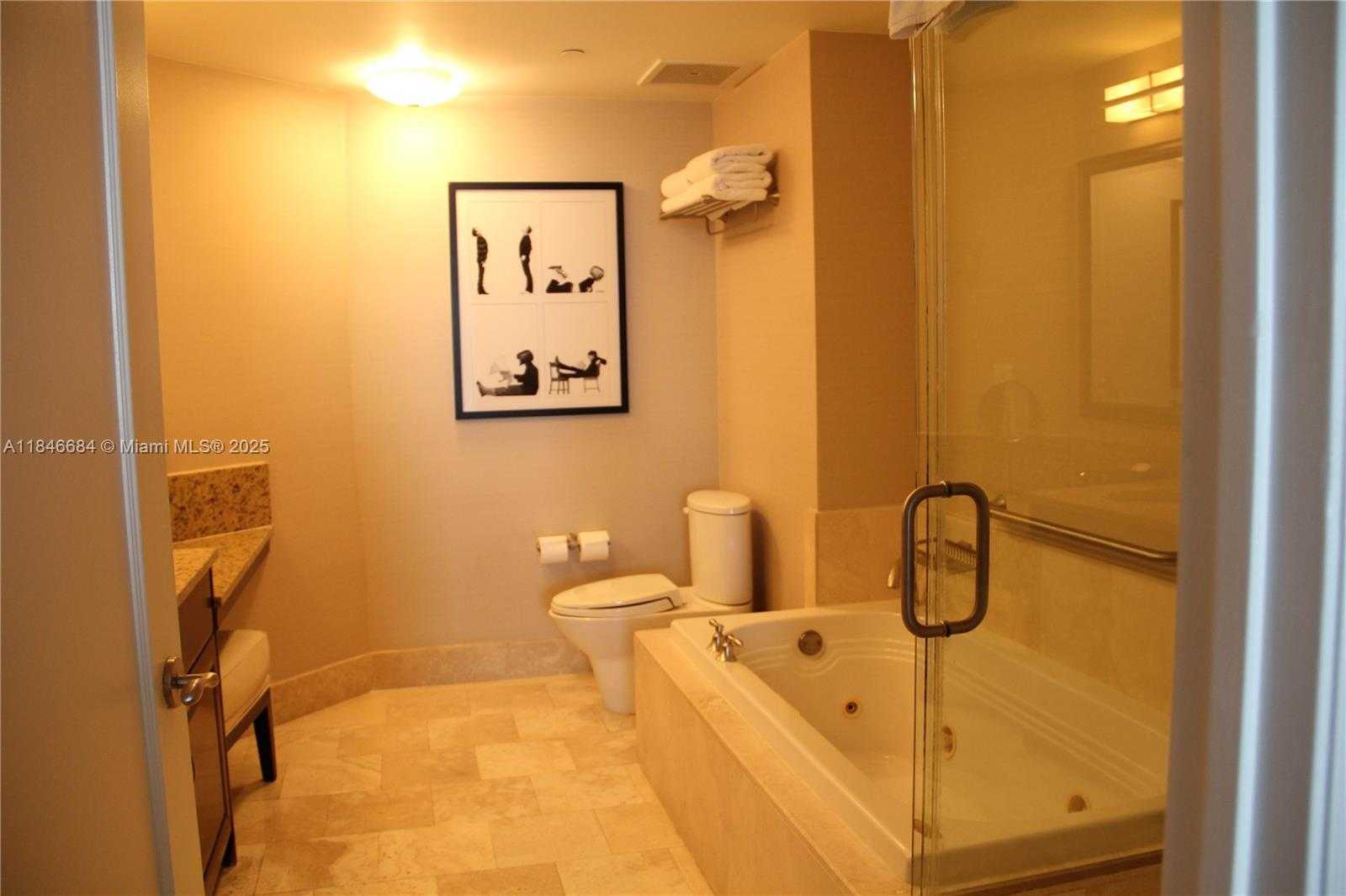 Small Image of 4401 COLLINS AVE #1915/1917, Miami Beach Number 39