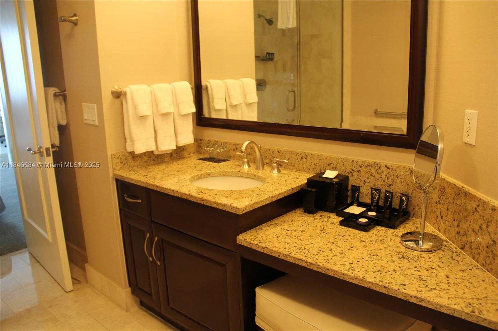 Small Image of 4401 COLLINS AVE #1915/1917, Miami Beach Number 40